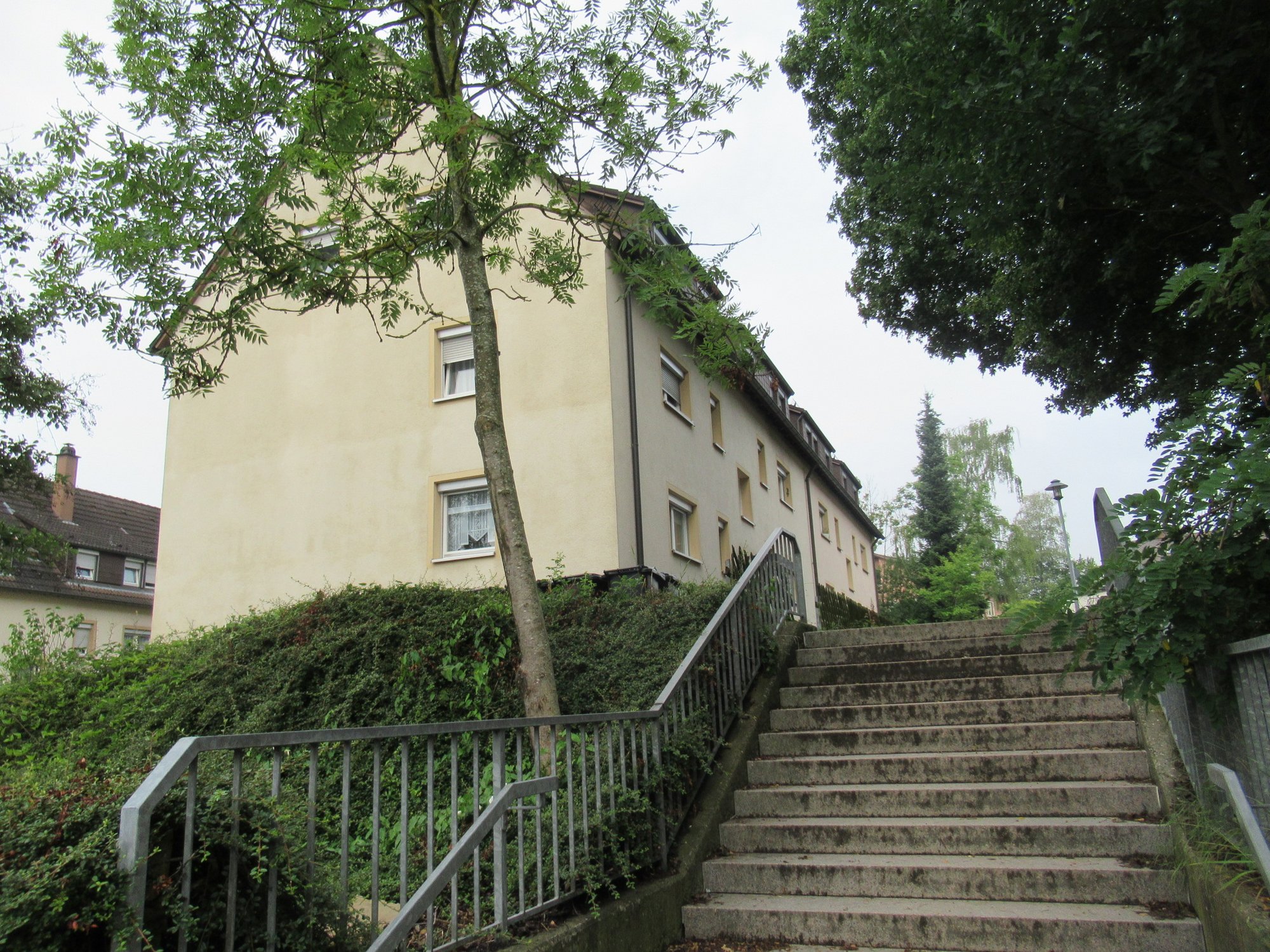 Gepflegte Erdgeschosswohnung mit separatem Wohn- und Essbereich