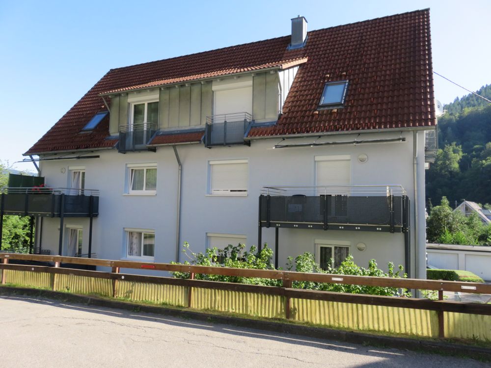 Charmante 3-Zimmer-Wohnung mit großer Terrasse - Foto 2