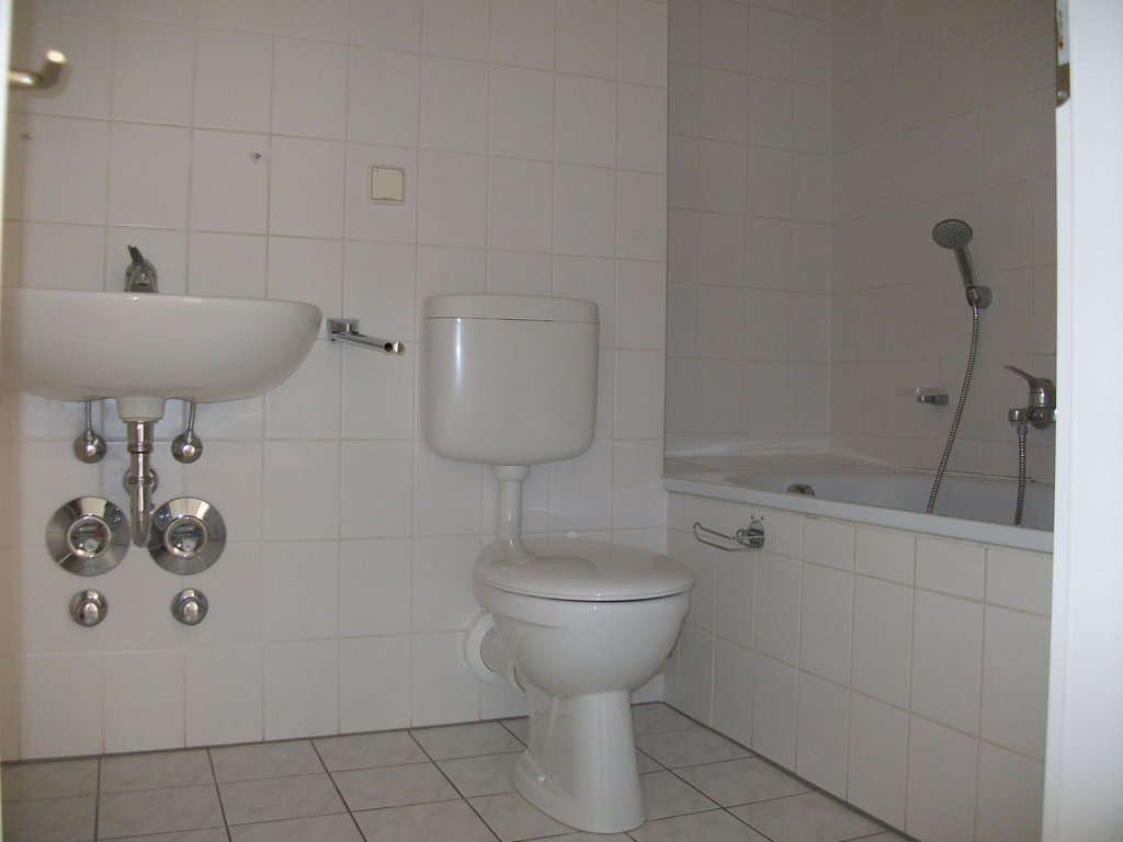Lichtdurchflutete 2-Zimmer-Wohnung mit Balkon und Abstellraum - Foto 2