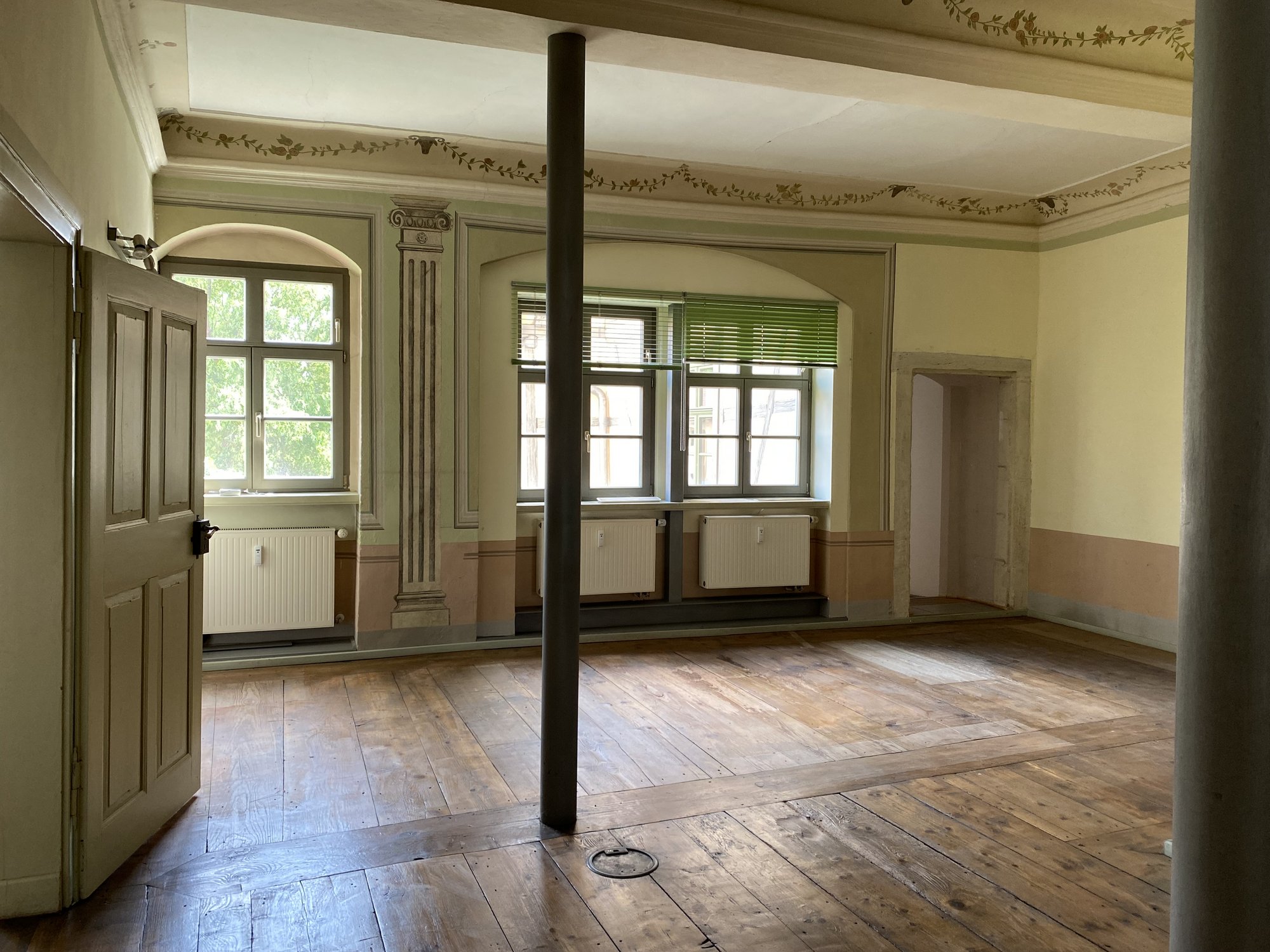 Einzigartige Gewerbeeinheit: 140 m² in charmanten Altbau