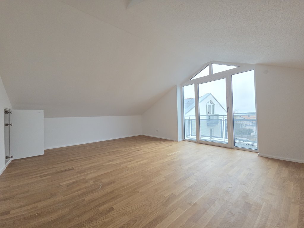 Maisonette mit Flair und Balkon – Ihre Gelegenheit auf Erstbezug!