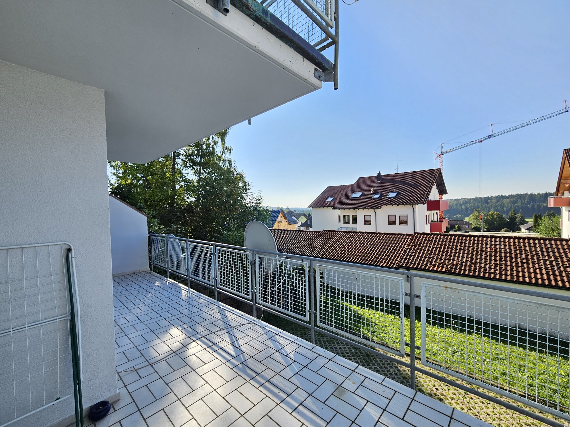 teilweise überdachte Terrasse