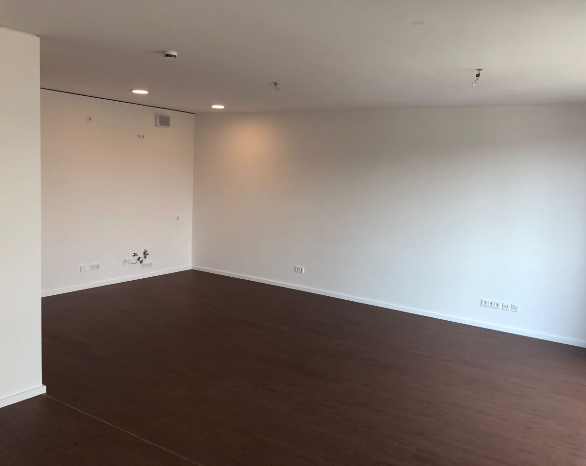 Wohnzimmer mit Küchenbereich